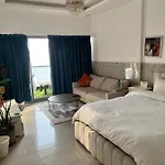 Damac Aljawharah Studio With Sea View Jacuzzi الشقة فبرج داماك الجوهرةفي الدور 13مع جاكوزي على البحر مباشرة